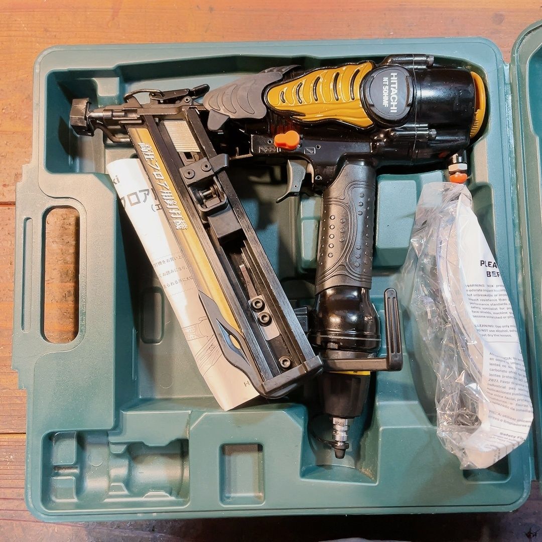 7日保証 日立 HIKOKI 高圧 釘打機 ブラッドネイラ NT 50 HMF ケース付き 動作良好