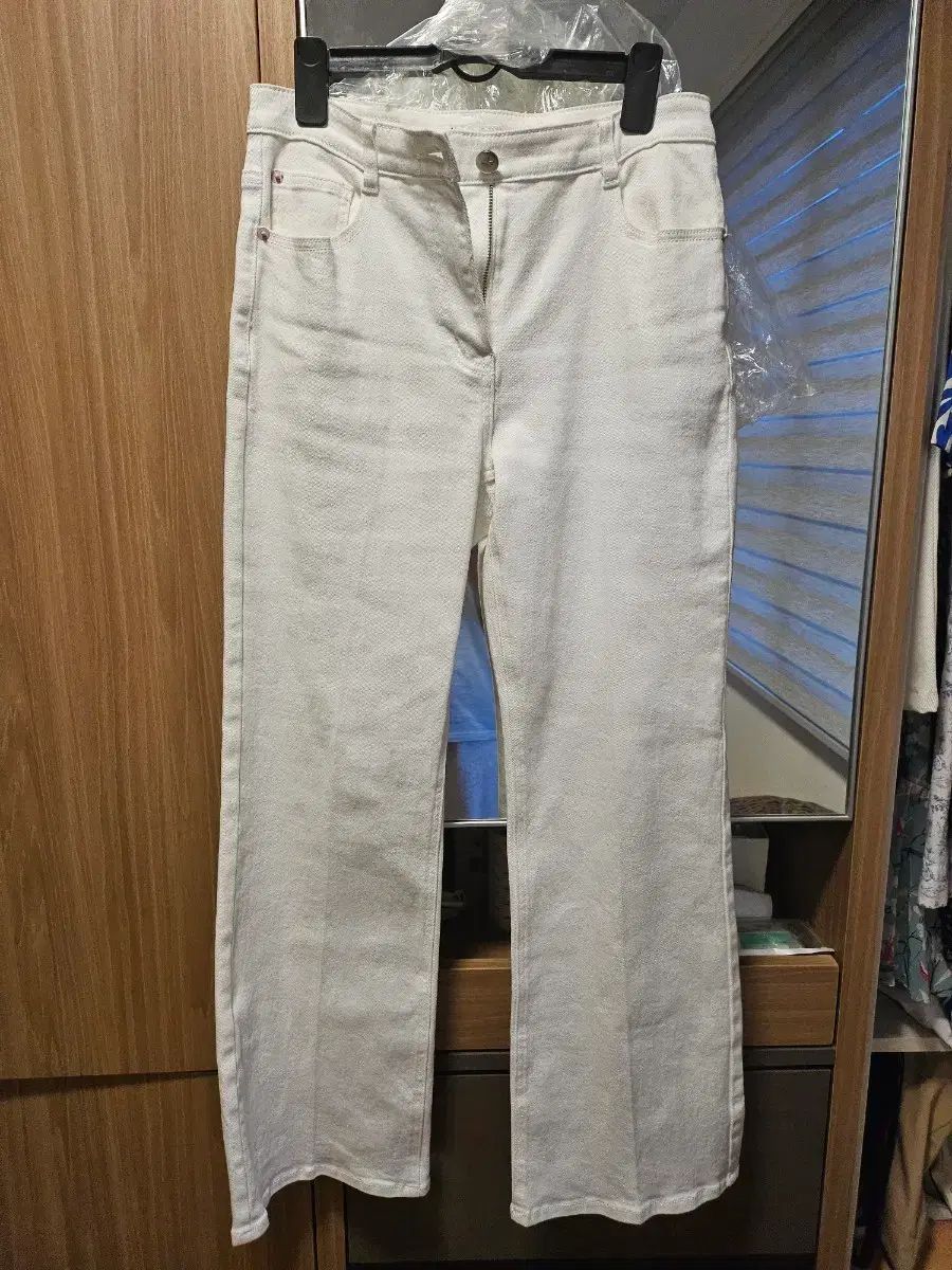 イッミシャ ストレッチ 白 ストレートデニム 55 商品