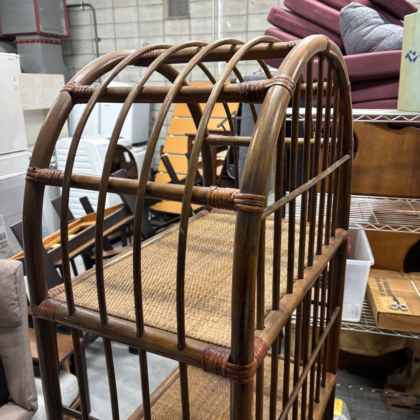 ヴィンテージラタン シェルフ 三段飾り棚 アーチ型 ヴィンテージ ラタン アーチ型 シェルフ 3段チェスト 籐家具