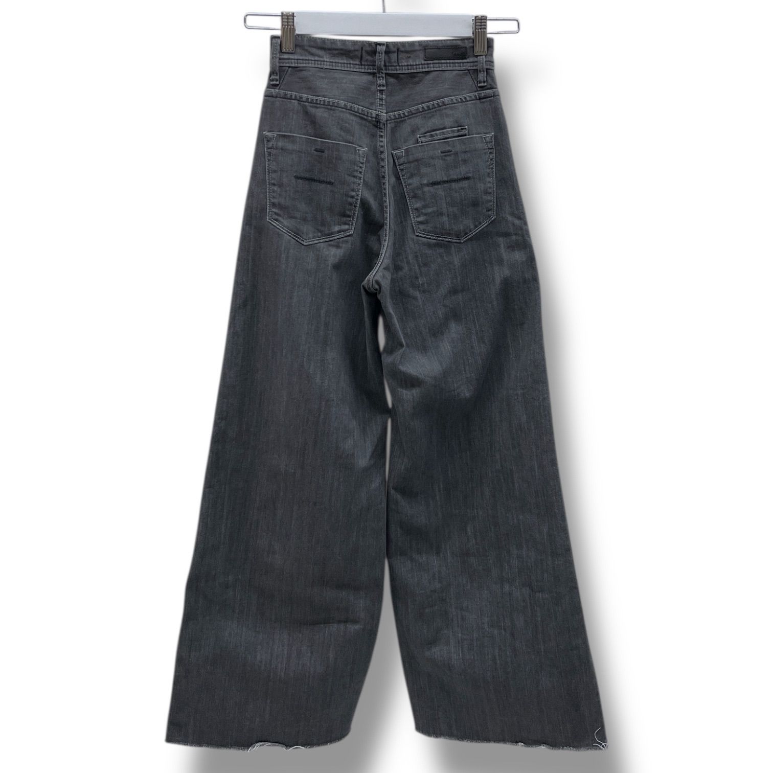 YANUK ヤヌーク　ワイドフレア　グレー　美品 YANUK ヤヌーク ワイドフレアデニムパンツ ジーンズ カットオフ 切りっ