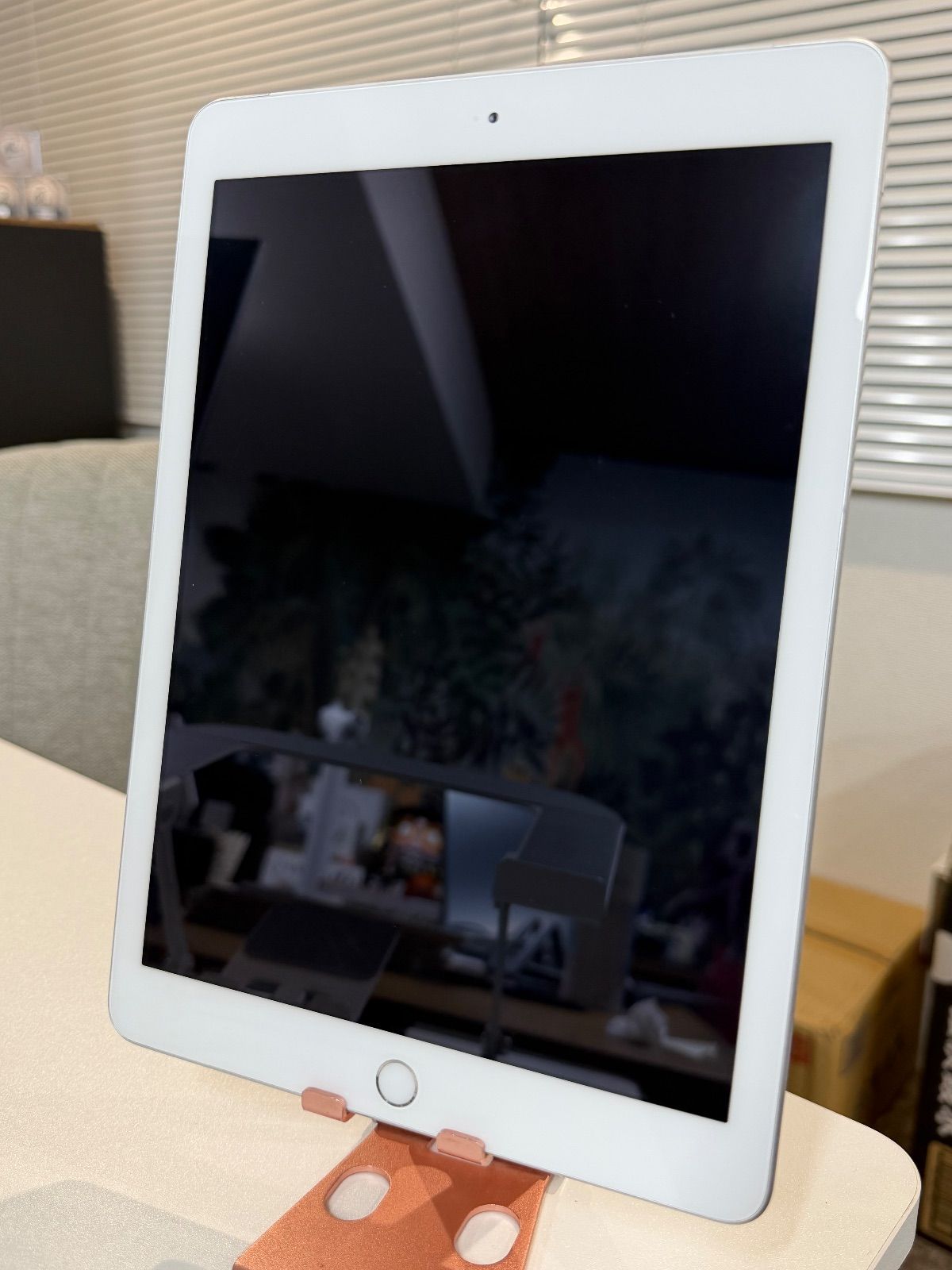 iPad 第五世代 Wi-Fi＋Cellular 32GB スペースグレイ (…