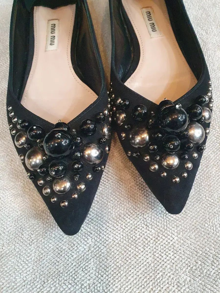 ミュウミュウ ブラック スウェード フラット シューズ 240 m