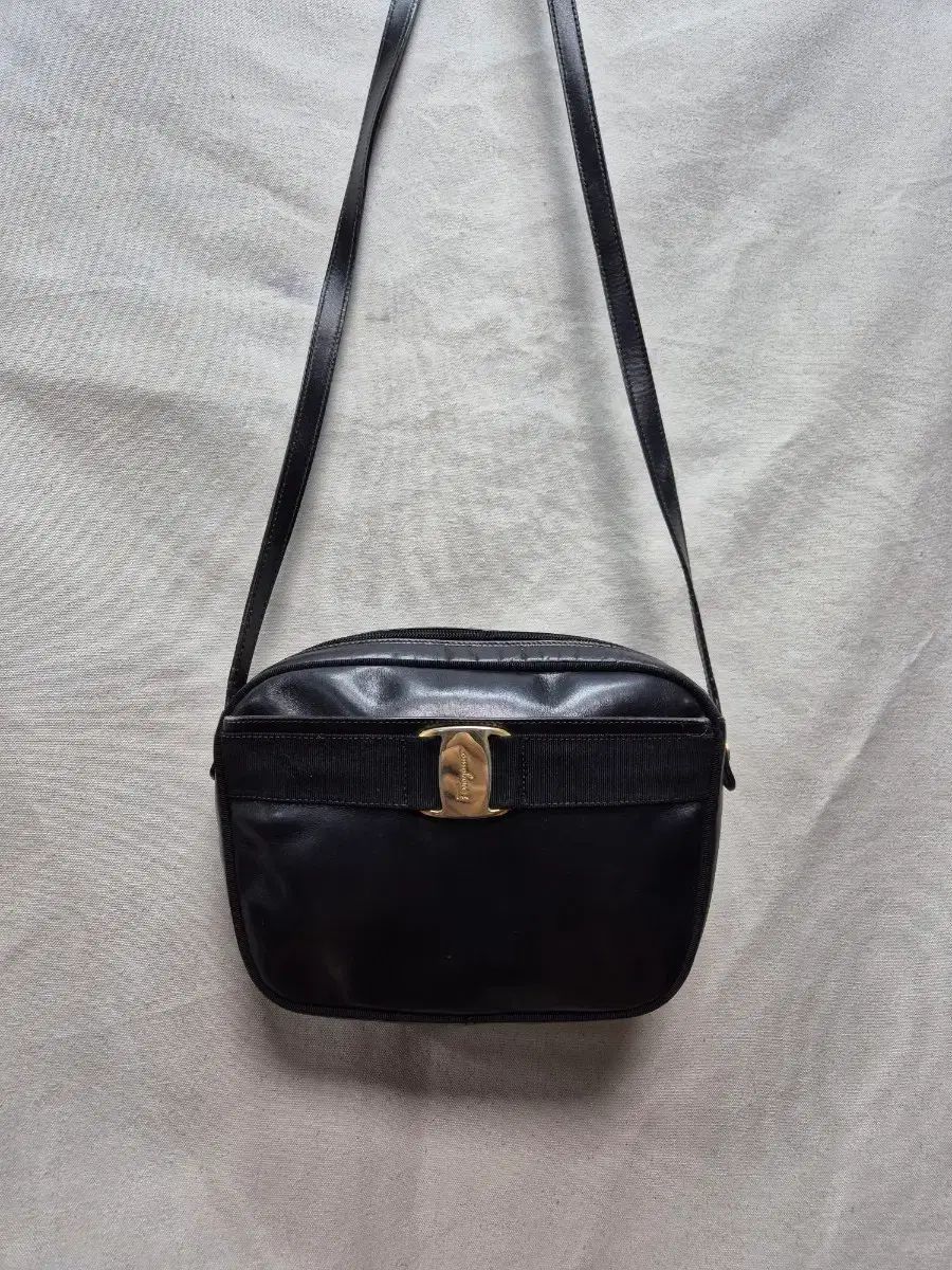 FERRAGAMO フェラガモ ヴィンテージ クロスバック