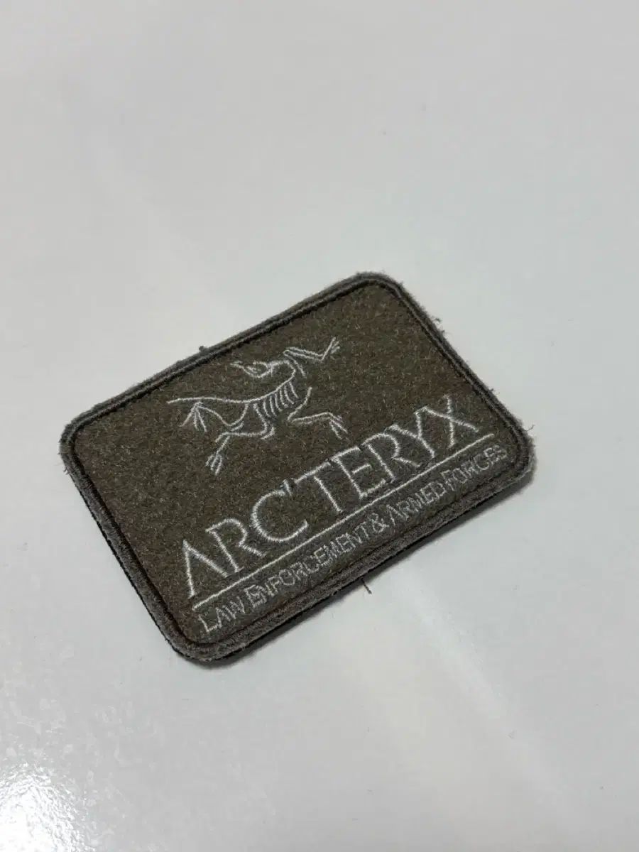 ARC TERYX アークテリクス パッチ カーキ トロイショップ