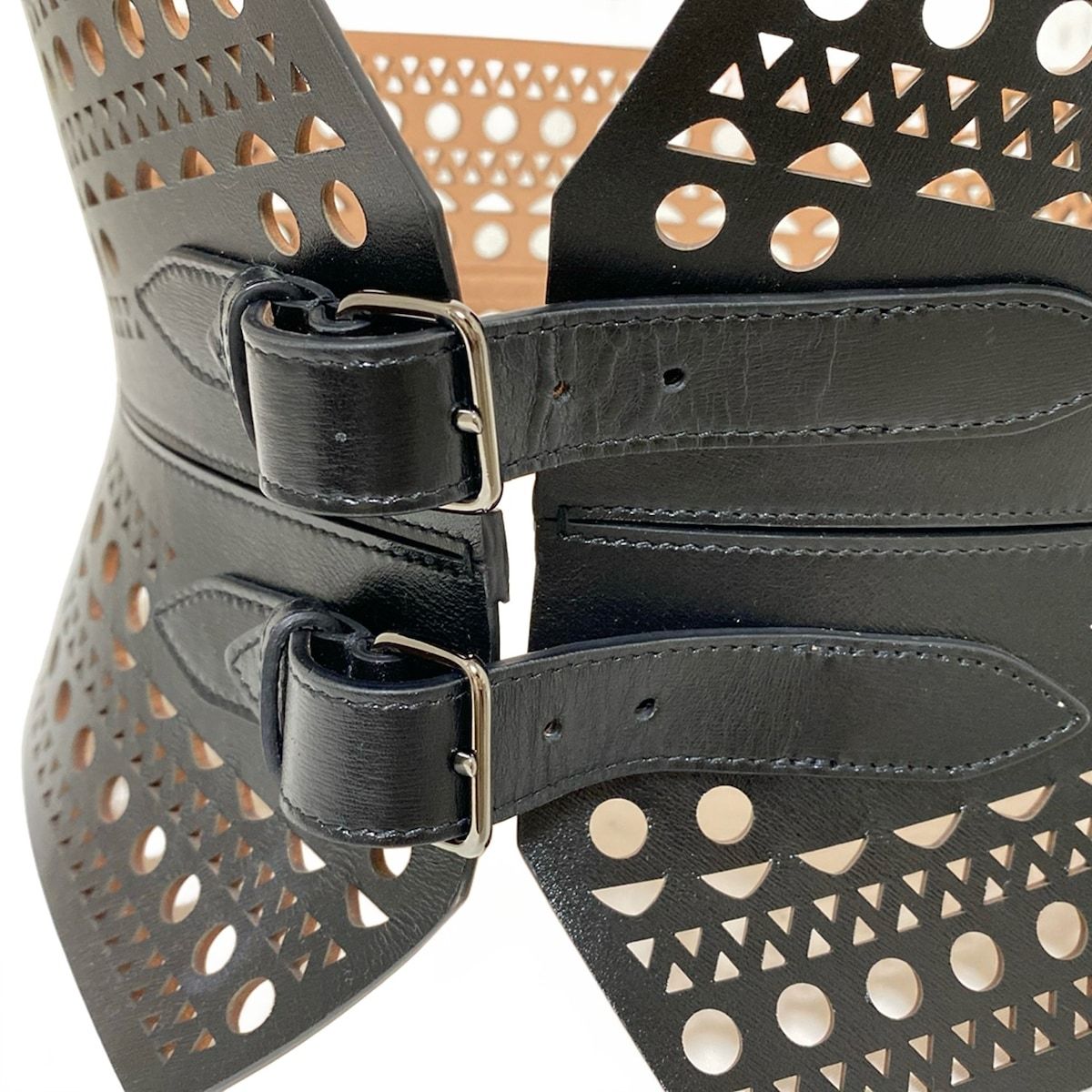 ALAIA カットワーク　コルセットレザー ベルト 80 ALAIA カットワーク コルセットレザー ベルト 80