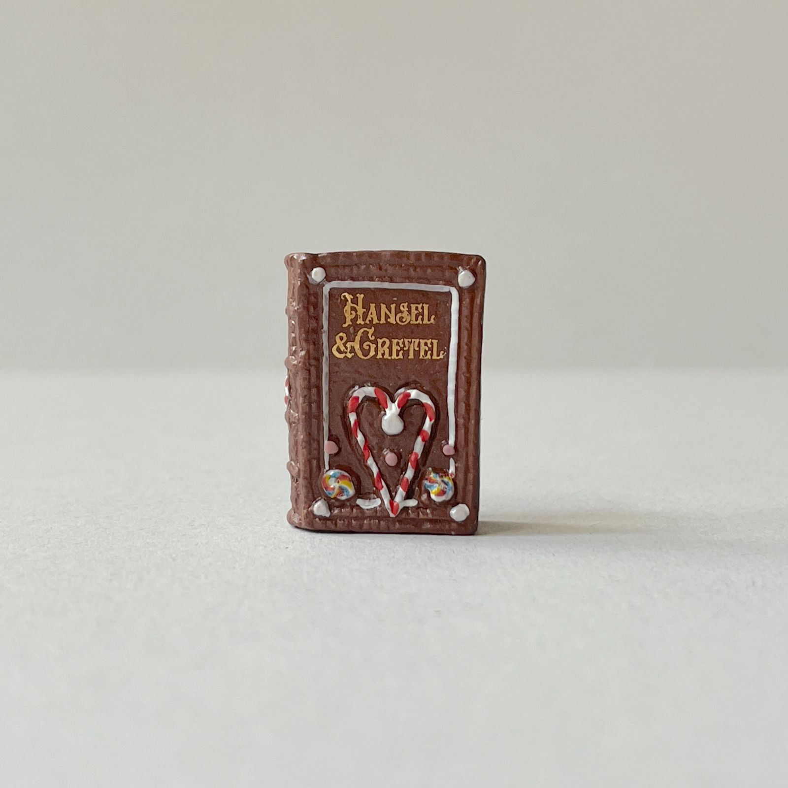 フェーヴ 本〈ヘンゼルとグレーテル〉 ジンジャーブレッドとスイーツ