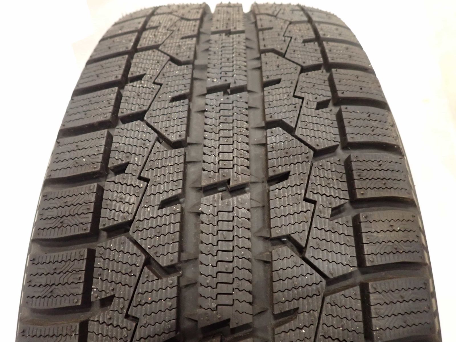 冬 製 4本 会社宛 205 55 R 16 7 J 91 T トーヨー オブザーブ ガリット GIZ AGA アルミ アウディ A 4 店頭交換OK NO D 6989