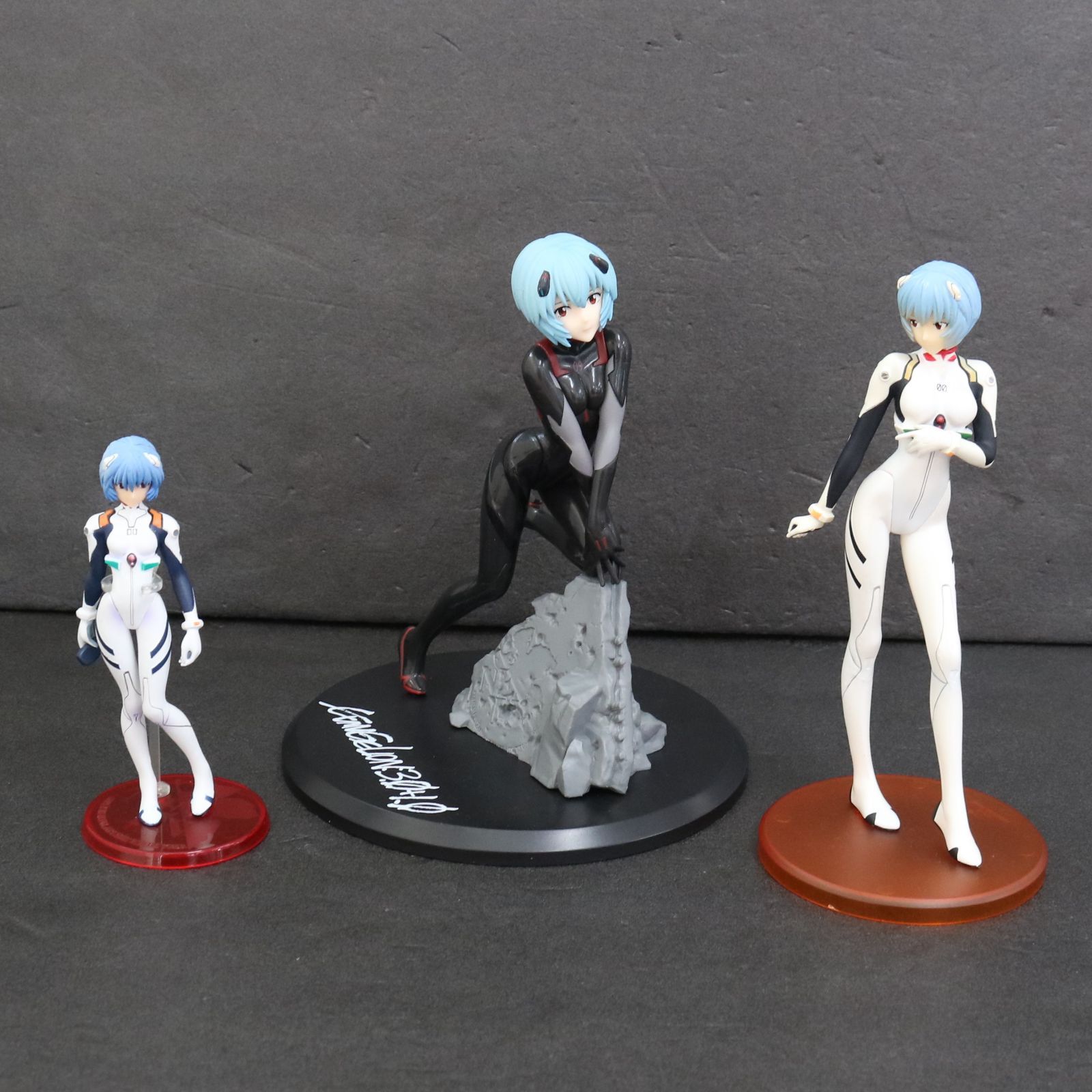 綾波レイ　アヤナミレイ(仮称)　フィギュア　3体セット NA]新世紀エヴァンゲリオン 綾波レイ フィギュア 3点セット - メルカリ