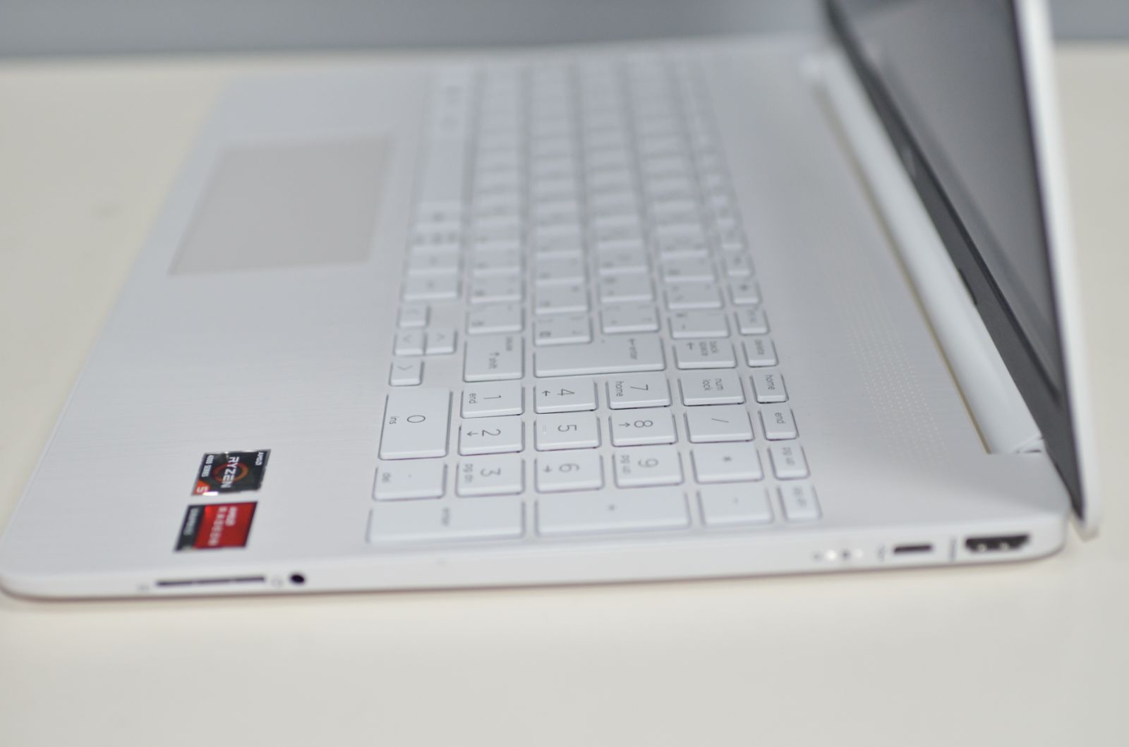 中古ノートパソコン HP Laptop 15s-eq1132AU Windows11+office 爆速