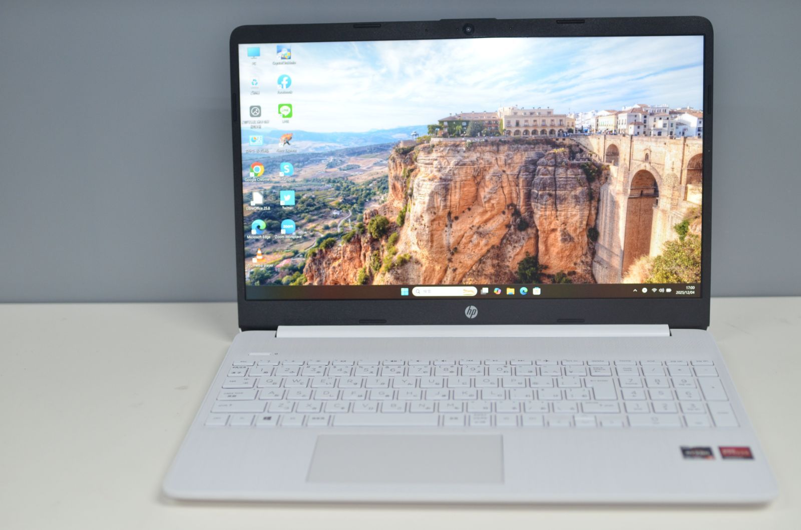 中古ノートパソコン HP Laptop 15s-eq1132AU Windows11+office 爆速