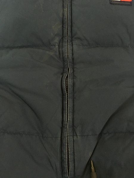 古着 90 s TOMMY HILFIGER コットン × ゴールド メタリック ナイロン リバーシブル ダウン ベスト L ベスト トップス メンズ