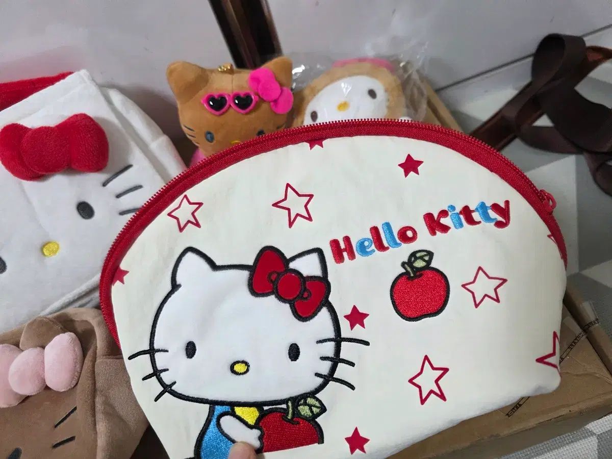 サンリオ ハローキティ バッグ ポーチ ぬいぐるみ