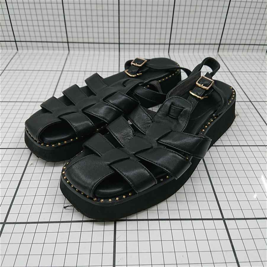 ◇ Θ オデット エ オディール Odette e Odile レザーグルカサンダル