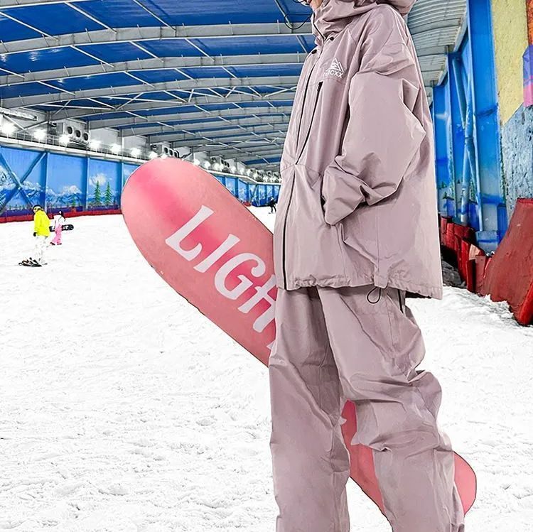 （新品）スノボウェア スキーウェア ピンク スキーウェア 人気新品 スキーウェア スノーボードウェア スノボウェア