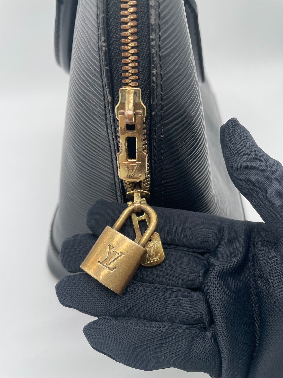 Louis Vuitton ルイヴィトン アルマPM ブラック ノワール 黒