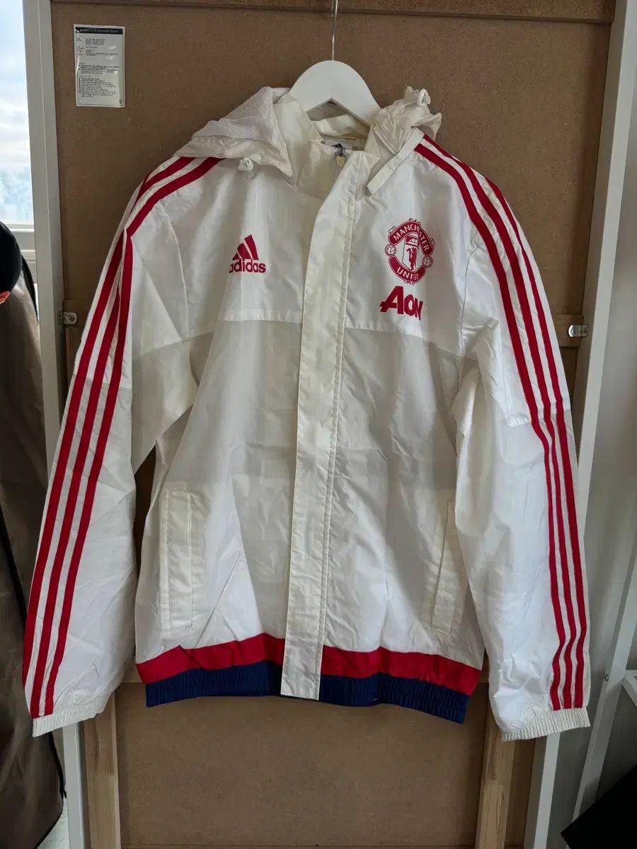 95 / アディダス MANCHESTER UNITED FC ウィンドブレーカー 白 - メルカリ