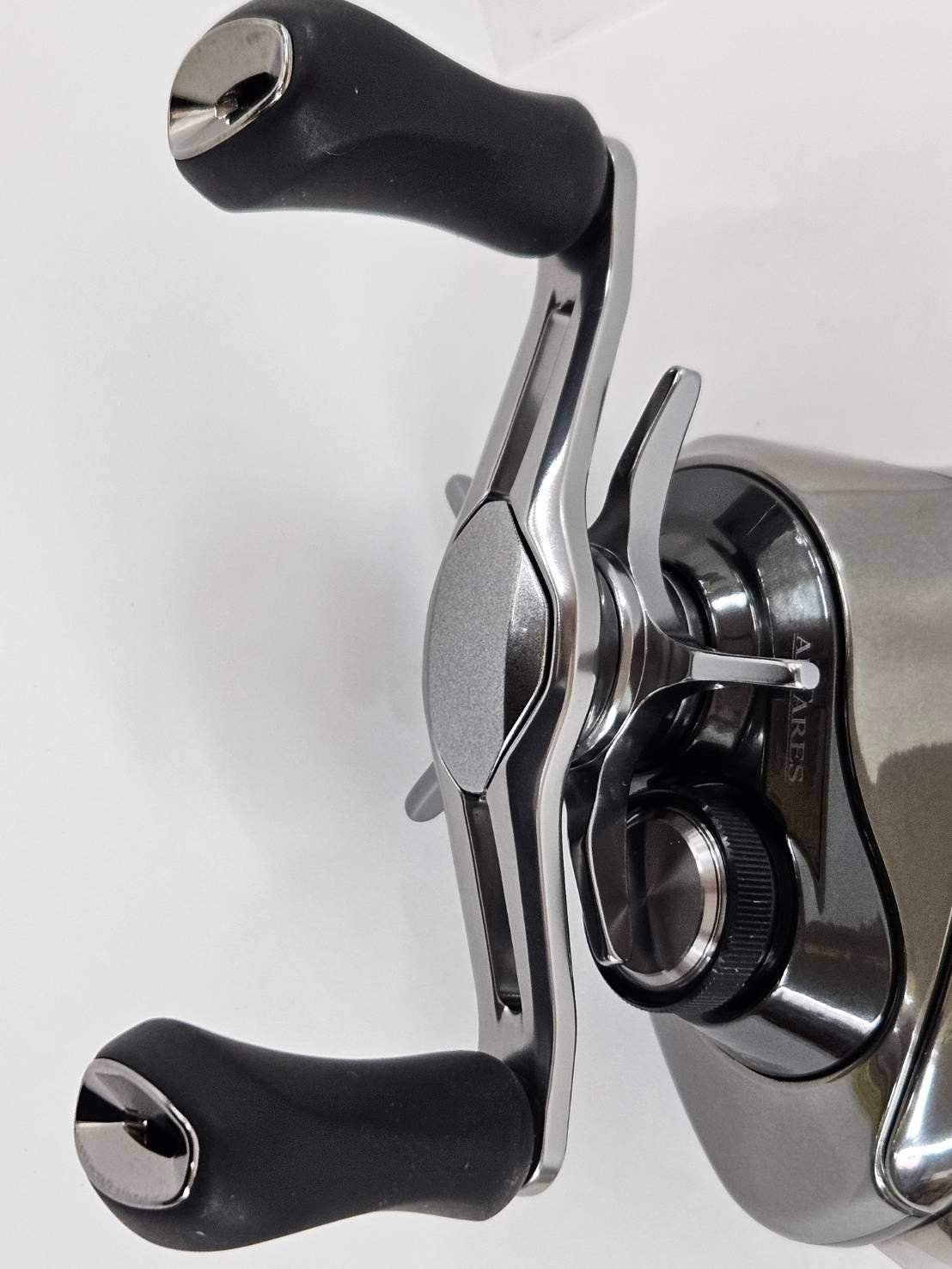 美品】 シマノ 25アンタレス101HG 左巻き ブラックバス ベイトリール