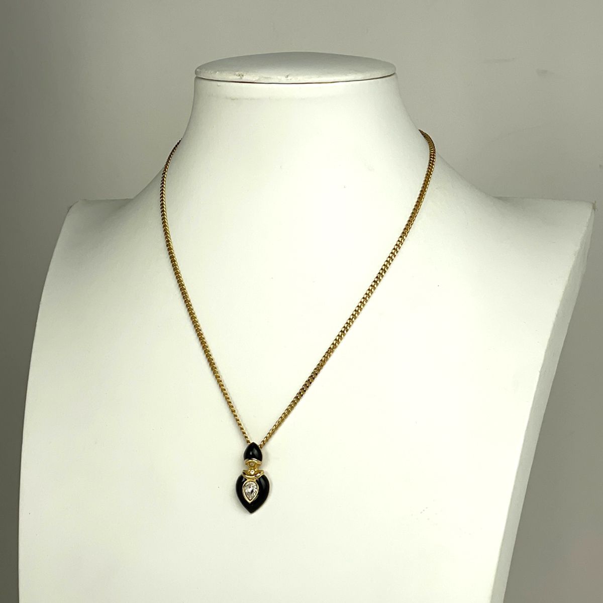 クリスチャンディオール　ネックレス　ゴールド　ラインストーン　ブラック クリスチャンディオール Christian Dior 高品質 ラインストーン