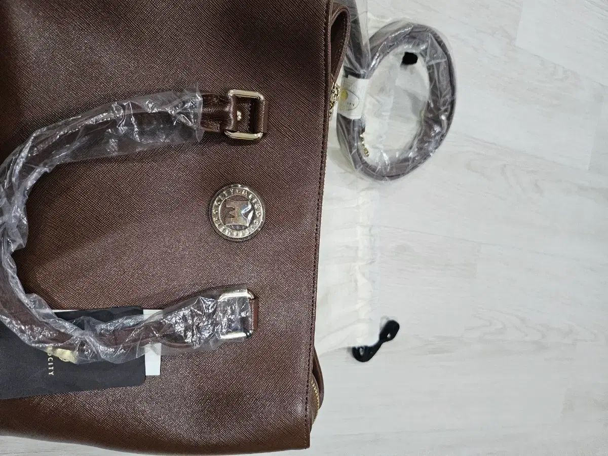 メトロシティ バッグ ギャランティカードあり