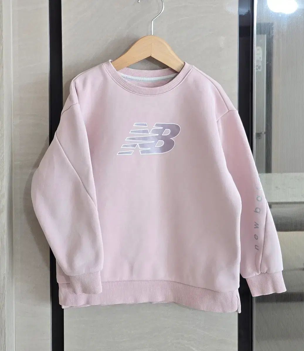 【赤字超特価，100%新品】 ニューバランス 裏起毛パーカー トレーナー 낙낙120 Tシャツ