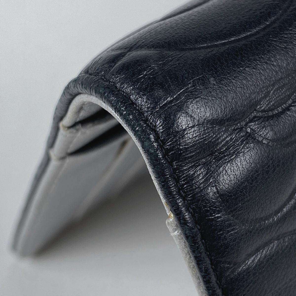 シャネル CHANEL ココマーク 二つ折り 長財布 カメリア 長財布 レザー