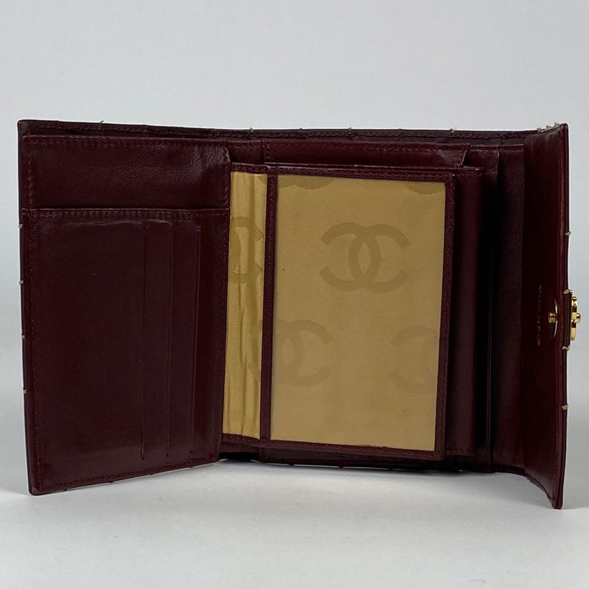 シャネル CHANEL ココマーク 長財布 ワイルドステッチ CC 三つ折り財布