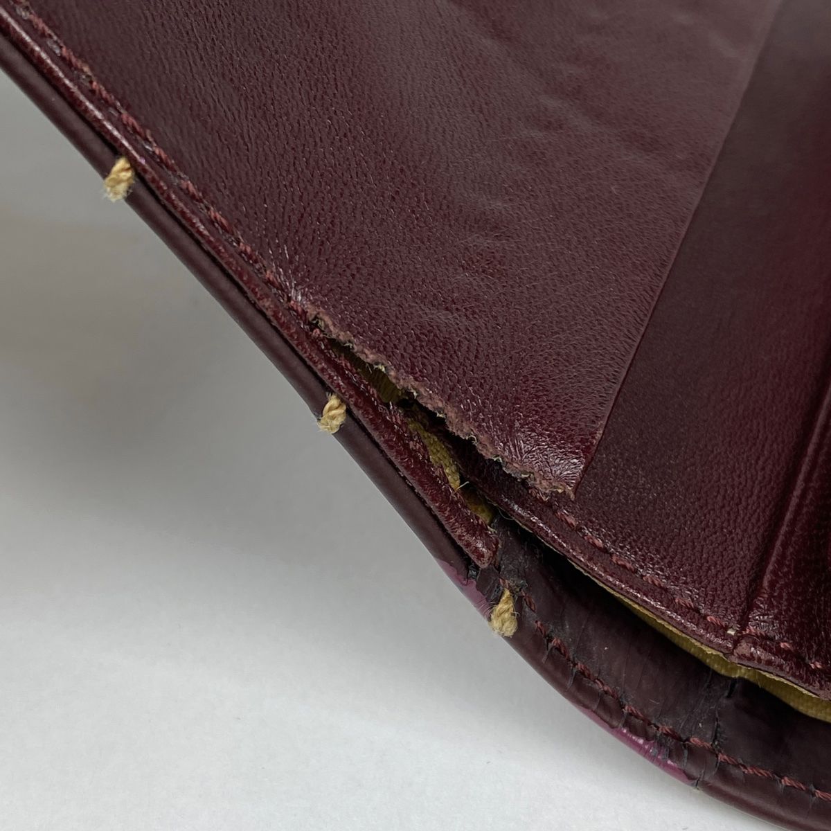 シャネル CHANEL ココマーク 長財布 ワイルドステッチ CC 三つ折り財布