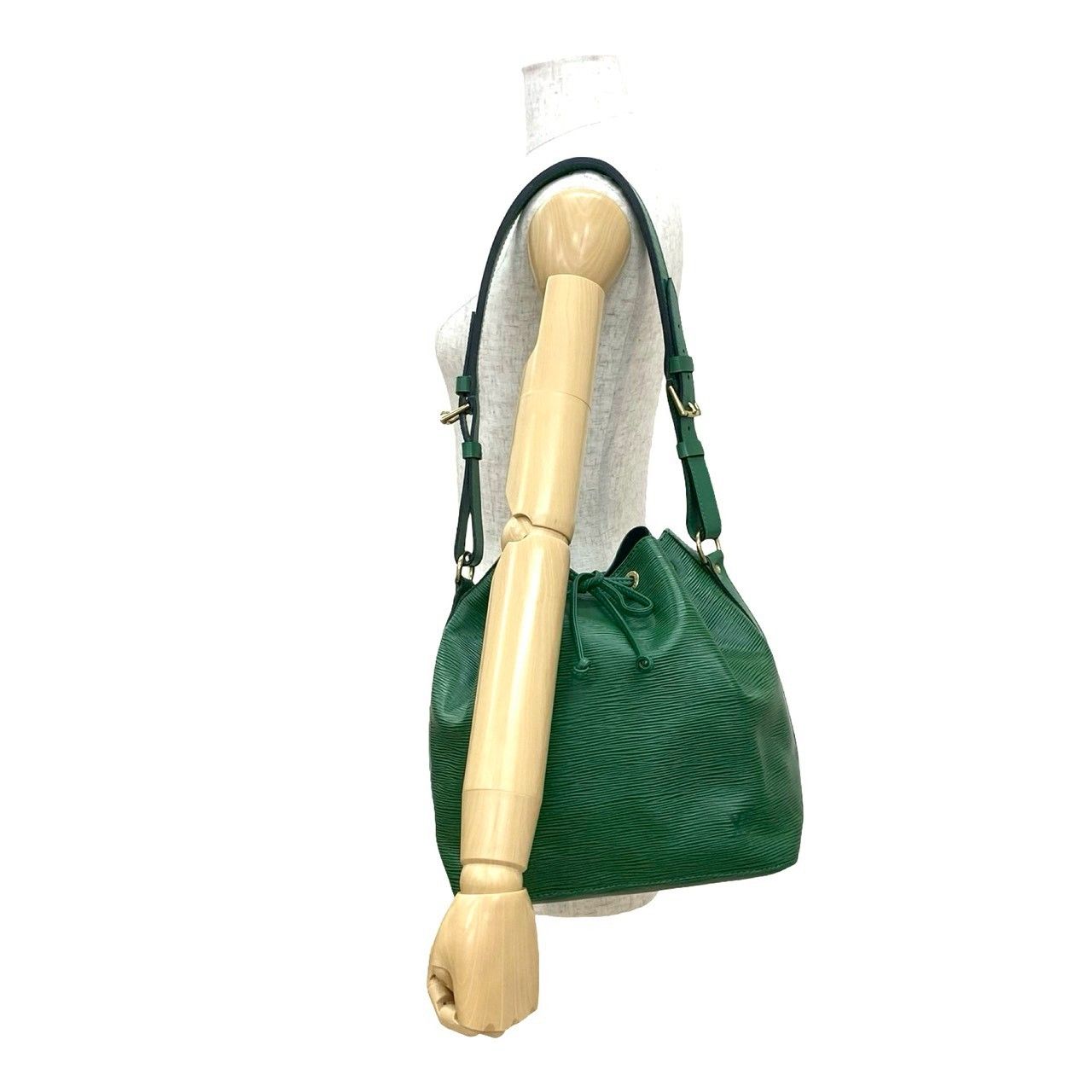 ゆな ルイヴィトン ショルダーバッグ　エピ　プチノエ　ビンテージ 極 美品 LOUIS VUITTON ルイヴィトン ヴィンテージ プチ ノエ エピ