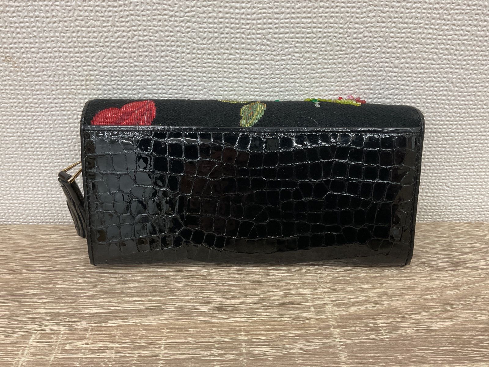 W246 Think Bee! シンクビー 長財布 薔薇デザイン - メルカリ