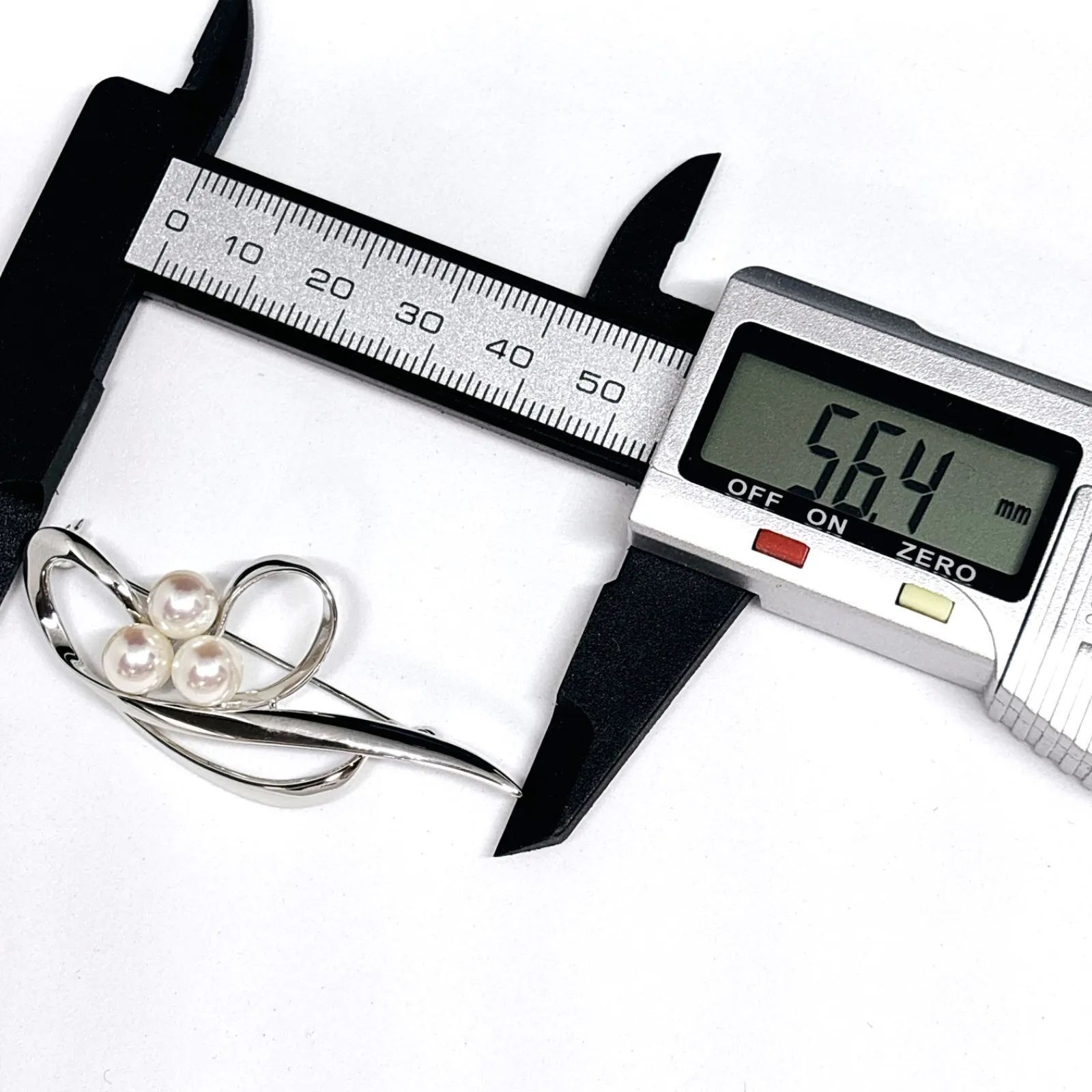 未使用級 MIKIMOTO ミキモト シルバー ブローチ パール 3粒