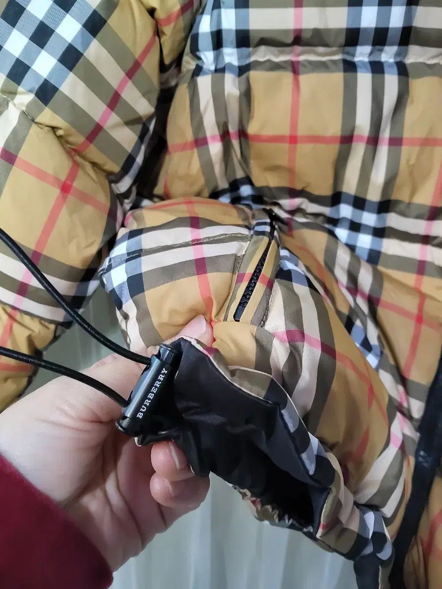 キッズ バーバリー 裾 シャーリング キー ダウ​​ン