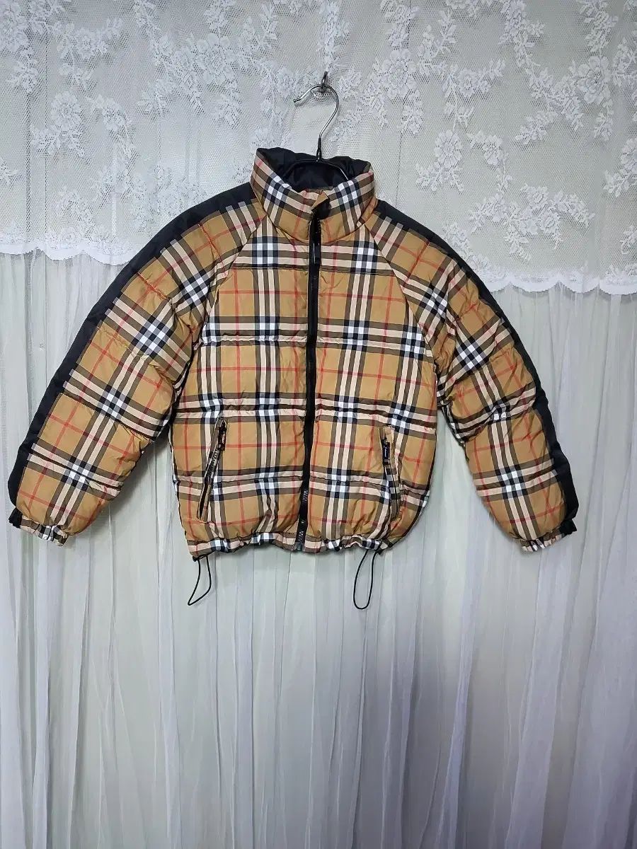 キッズ バーバリー 裾 シャーリング キー ダウ​​ン