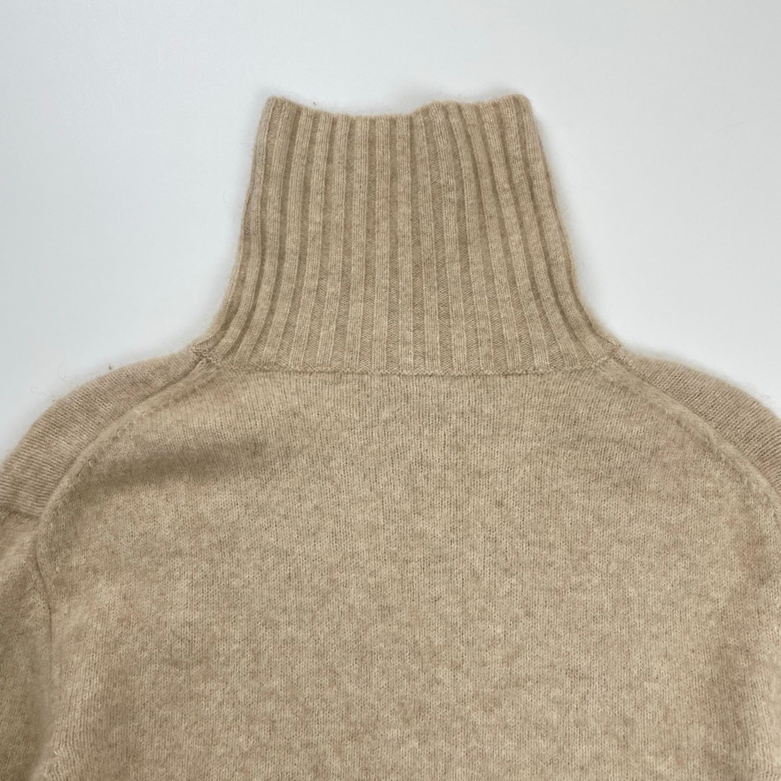 ARROW57 / 田中さんのセーター C.Tocculi カシミヤタートルネック