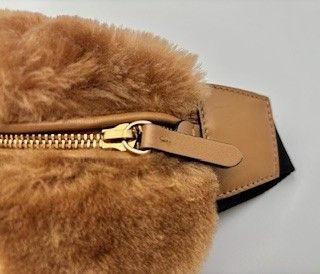 JIMMY CHOO ジミーチュウ ファーボディバッグ ロゴウエストバッグ