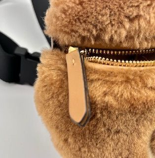 JIMMY CHOO ジミーチュウ ファーボディバッグ ロゴウエストバッグ