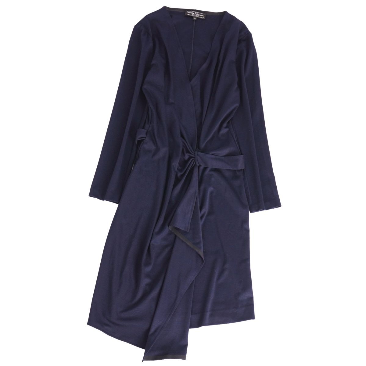 美品 サルヴァトーレ フェラガモ Salvatore Ferragamo ワンピ - メルカリ