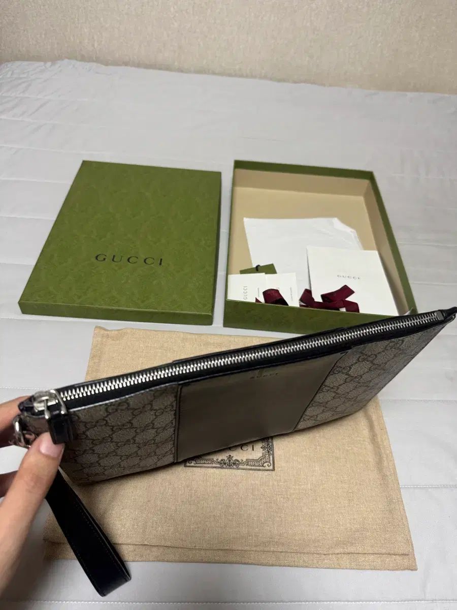 グッチ エデン シュプリーム クラッチバッグ