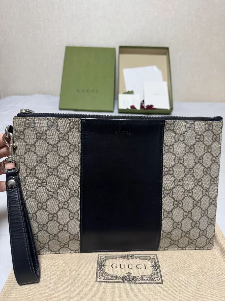 グッチ エデン シュプリーム クラッチバッグ