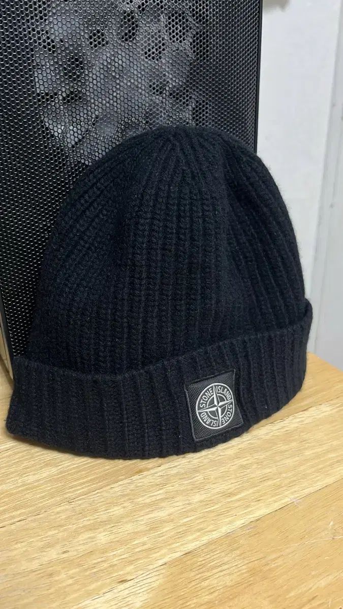 ストーンアイランド ニット帽 ブラックStone STONE ISLAND ストーンアイランド N10B5 ビーニー ブラック STONE