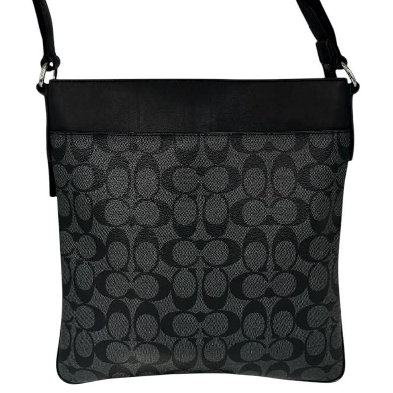 美品 コーチ PVC ショルダーバッグ シグネチャー ロゴ型押し 斜め掛け 黒 美品☆COACH コーチ☆ショルダーバッグ ボディバッグ シグネチャー PVC