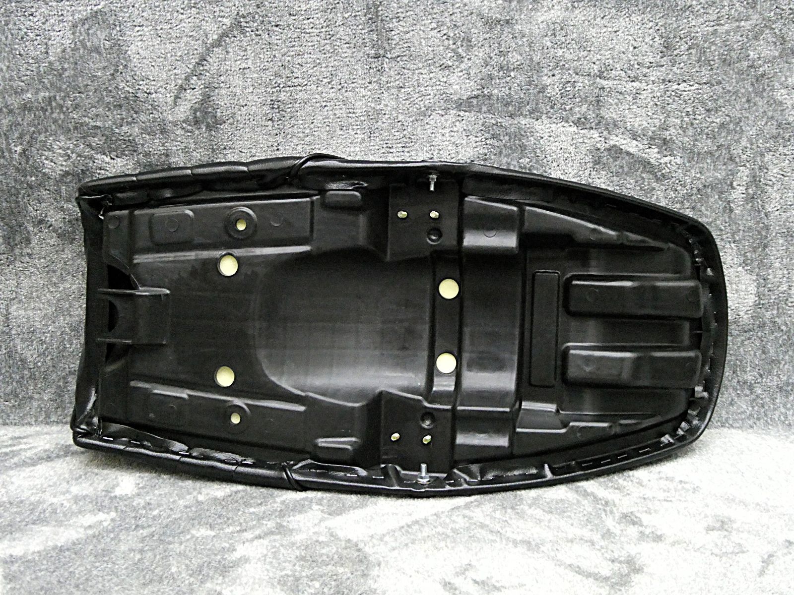 RZ250 黒皮 タックロールシート/黒 ブラックRZ350 BLACK 4L3あんこ抜き