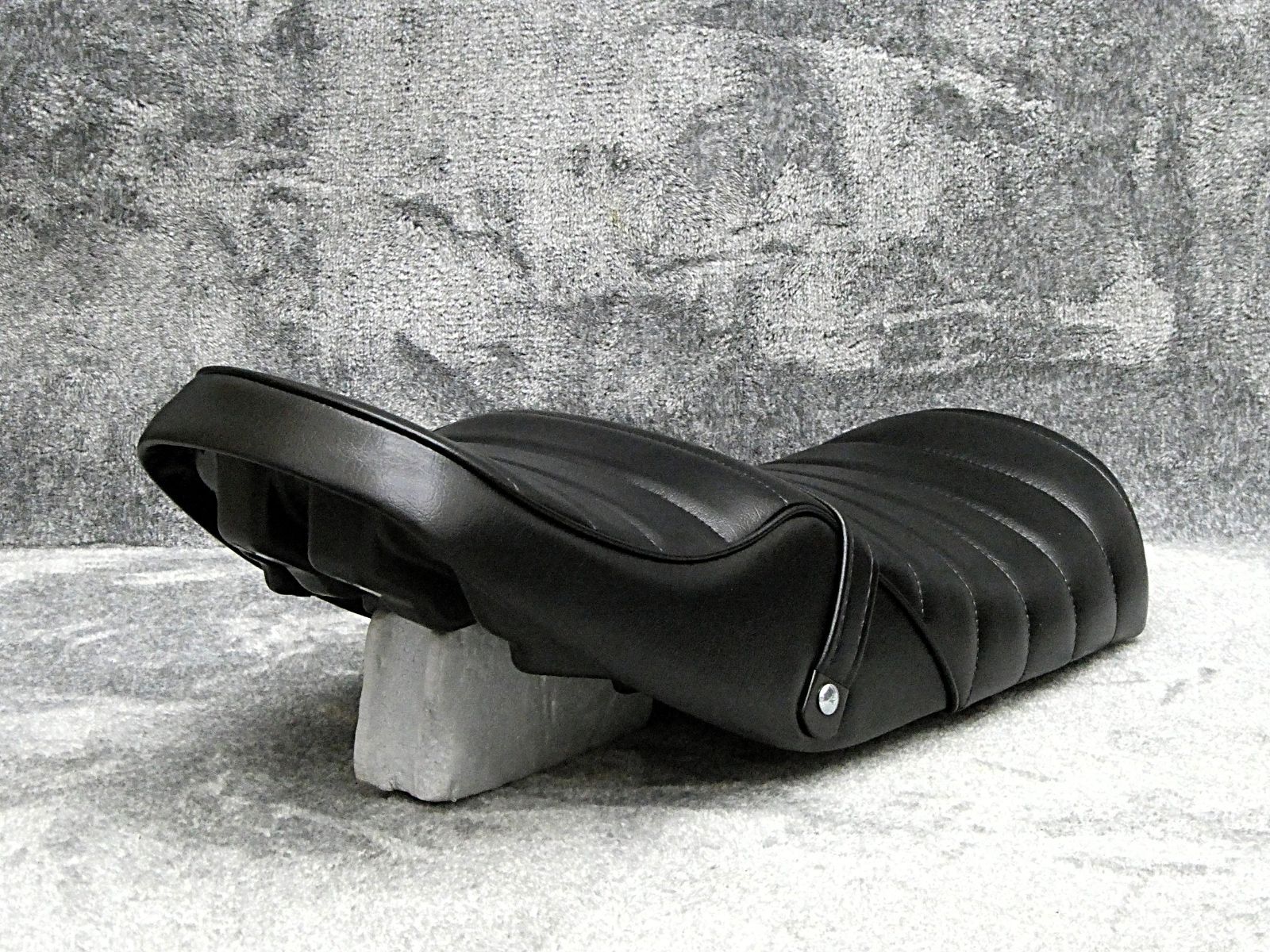 RZ250 黒皮 タックロールシート/黒 ブラックRZ350 BLACK 4L3あんこ抜き