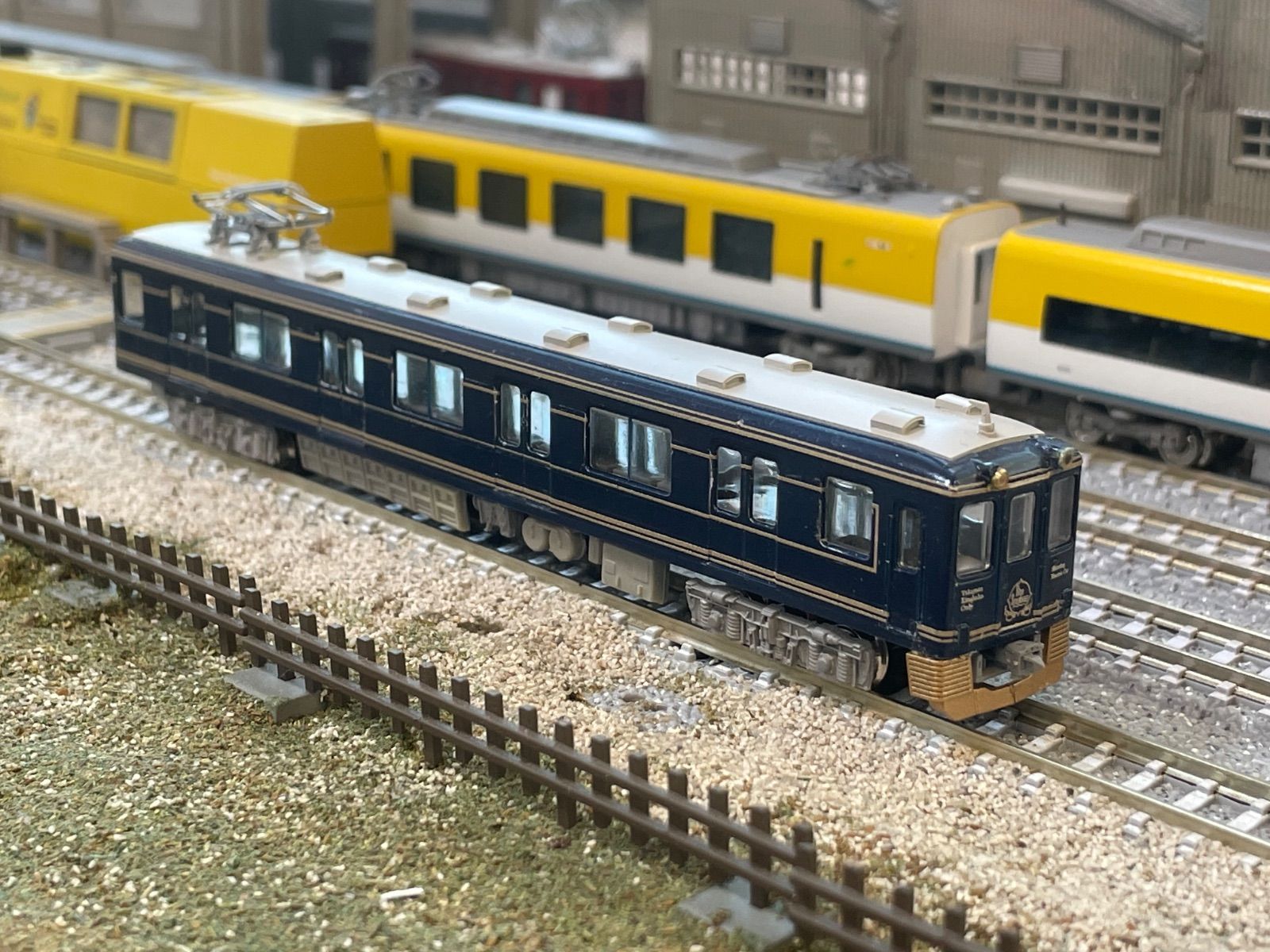 Nゲージ 近鉄高安工場入換車（青のシンフォニー色） - メルカリ