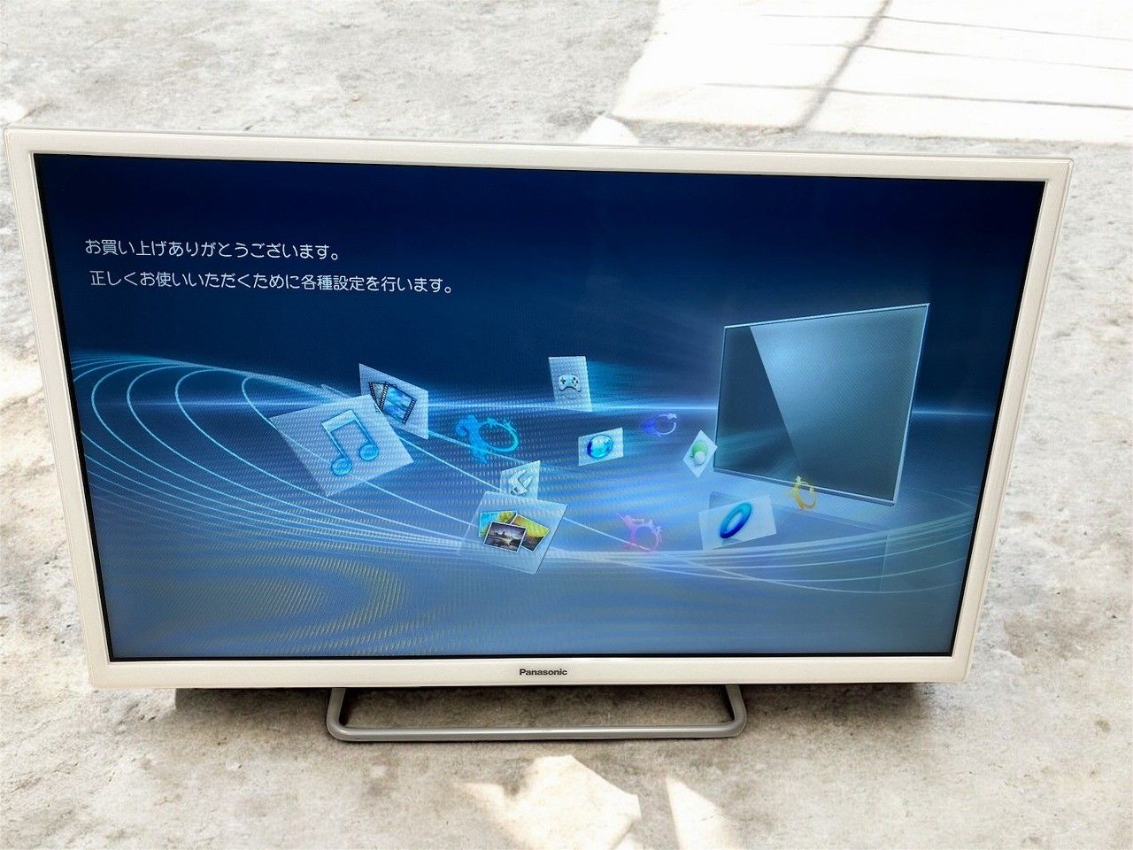 ☆状態良好☆ Panasonic パナソニック ビエラ TH-32ES500-W 32V型