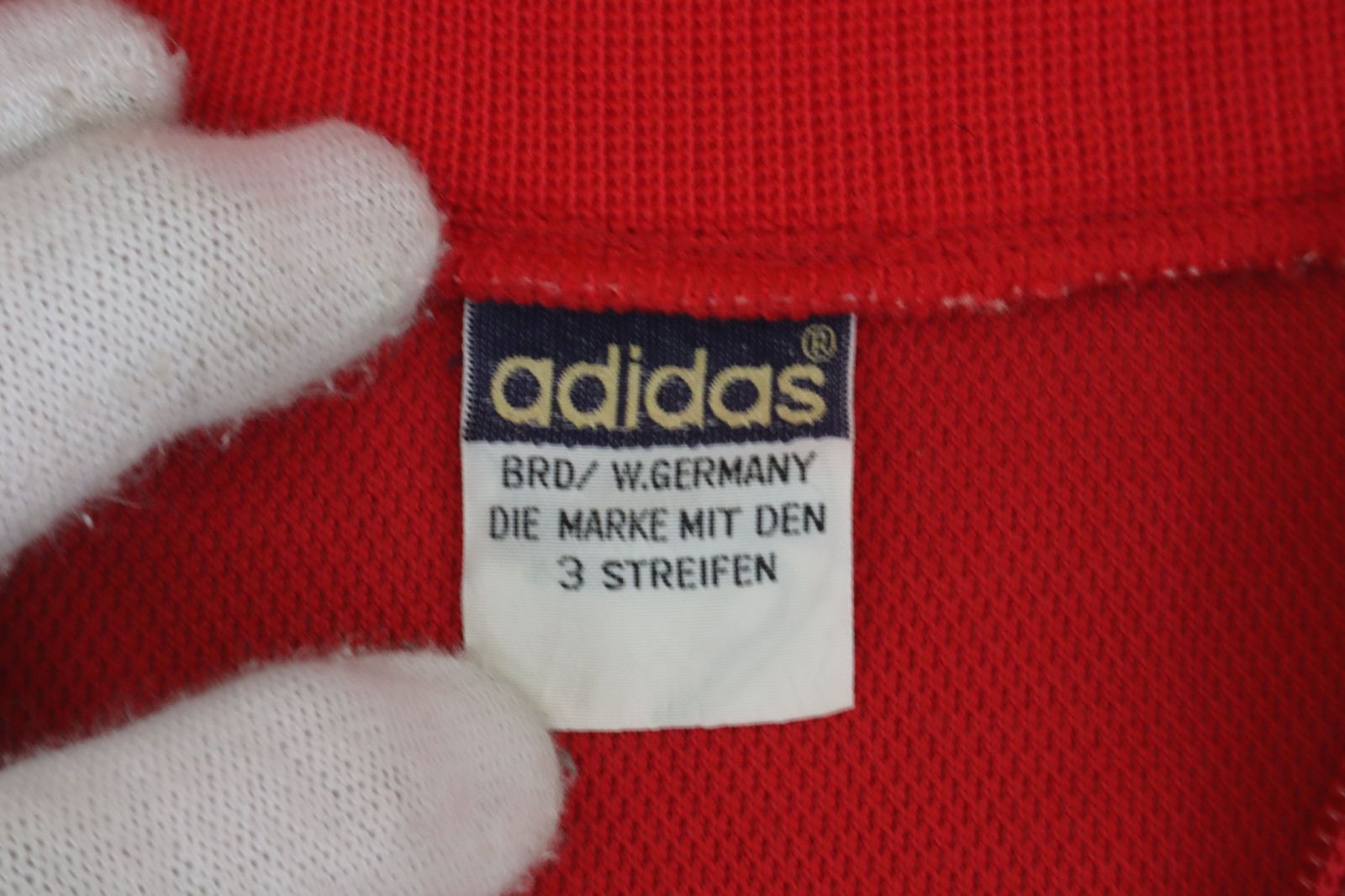 トラックパンツ