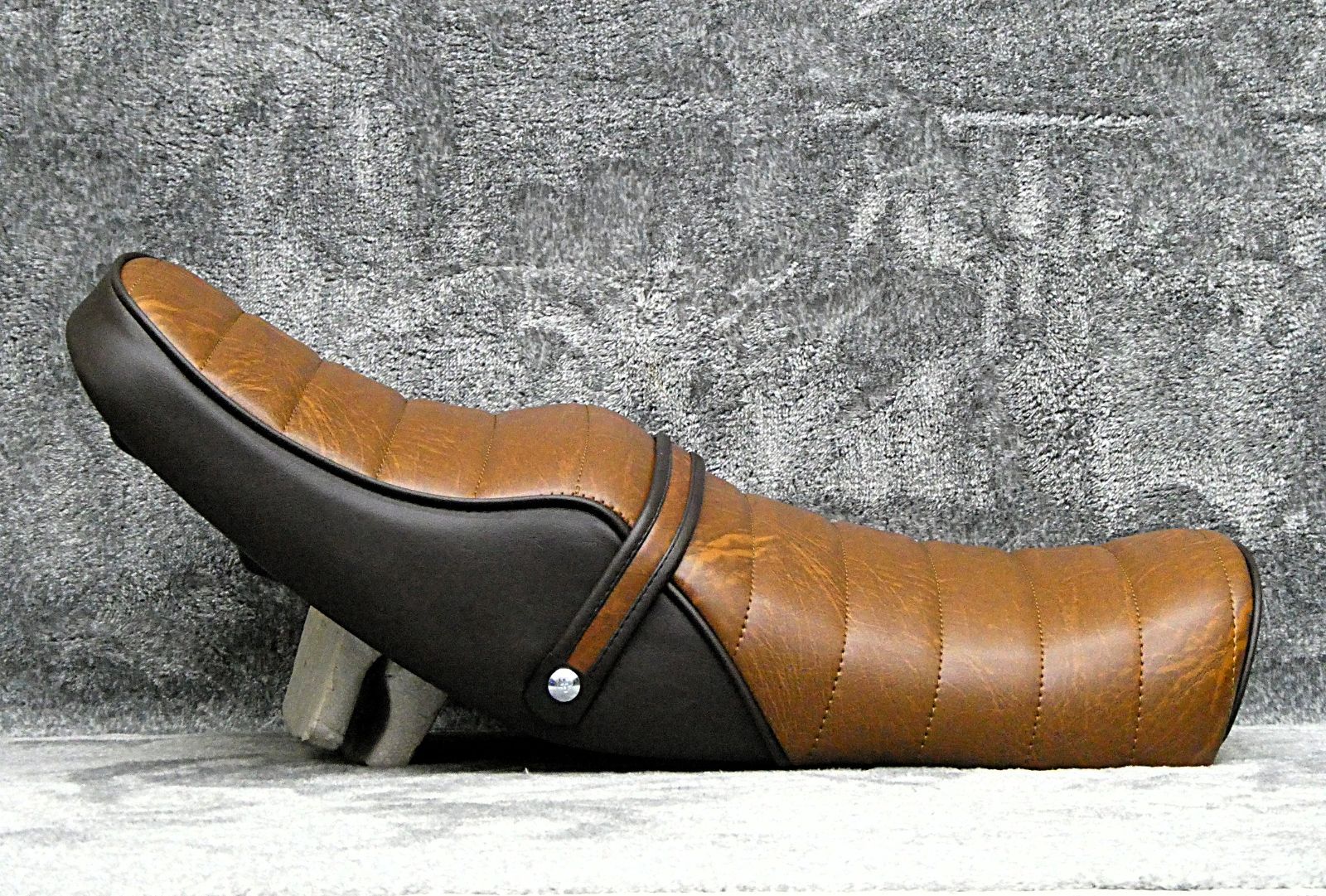 RZ250 茶ツートン タックロールシート/茶 ブラウンRZ350 BROWN 4L3