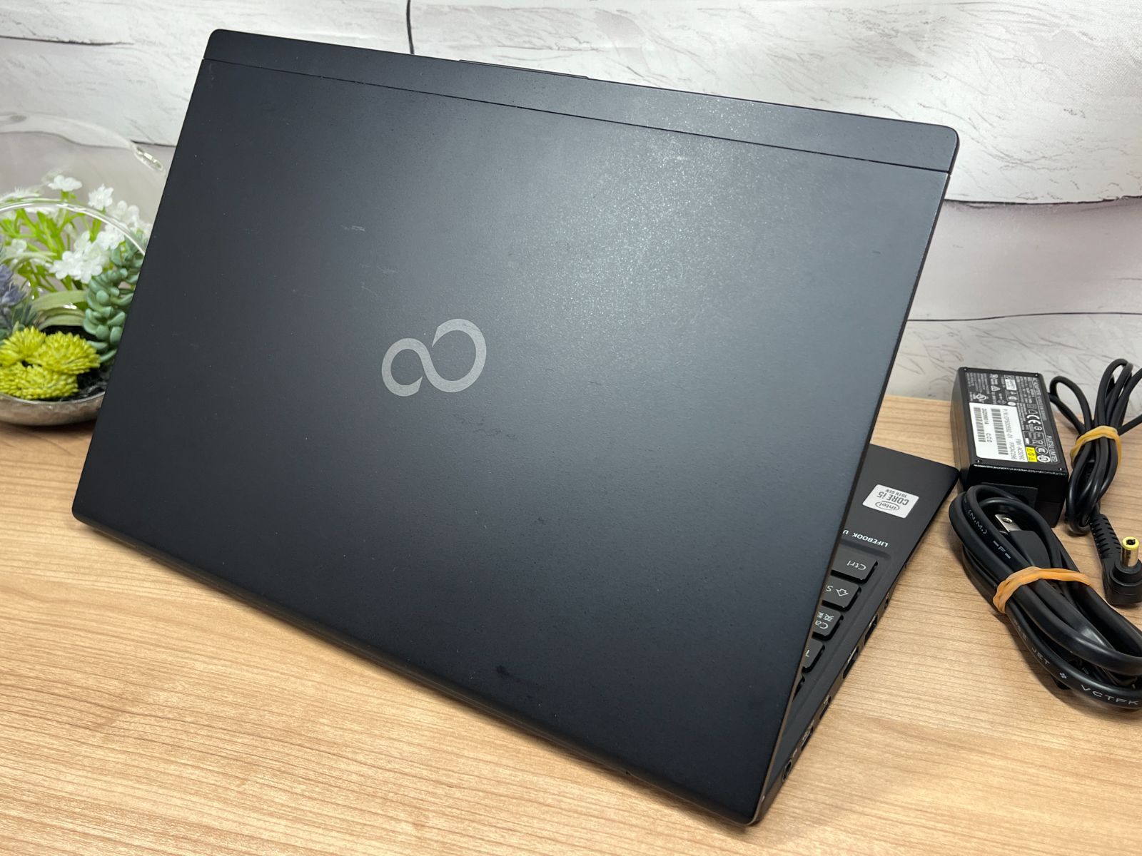 美品〉023 Fujitsu Lifebook U9310/E 8GB/SSD256 第10世代 office2024