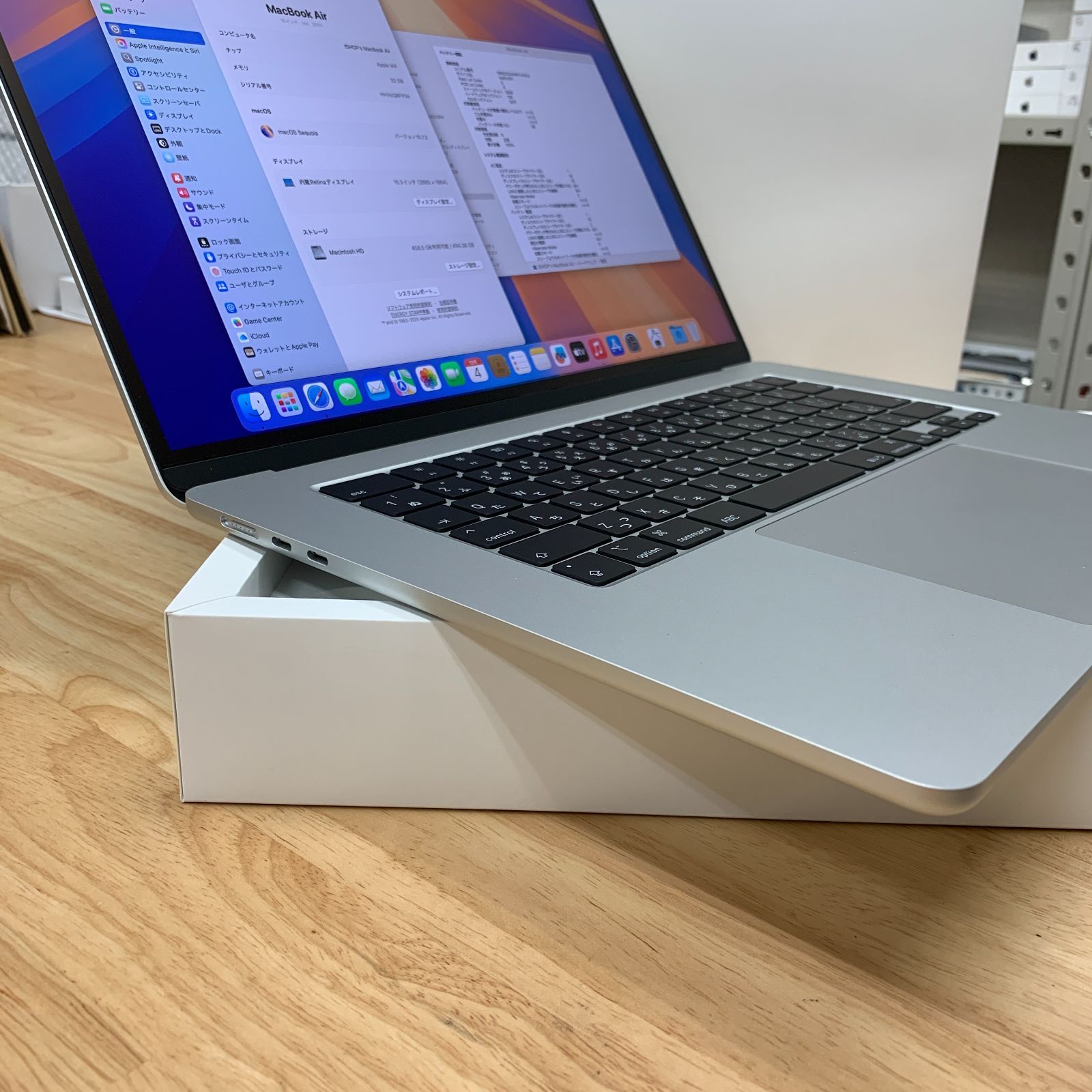 新品同様 MacBook Air 15インチ M4チップ 32GB シルバー CTO 2025