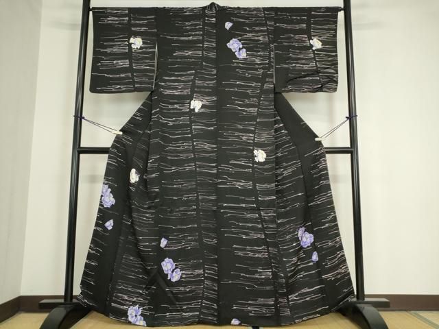 平和屋着物 上質な小紋 ろうけつ染め 舞花文 黒地 正絹 az