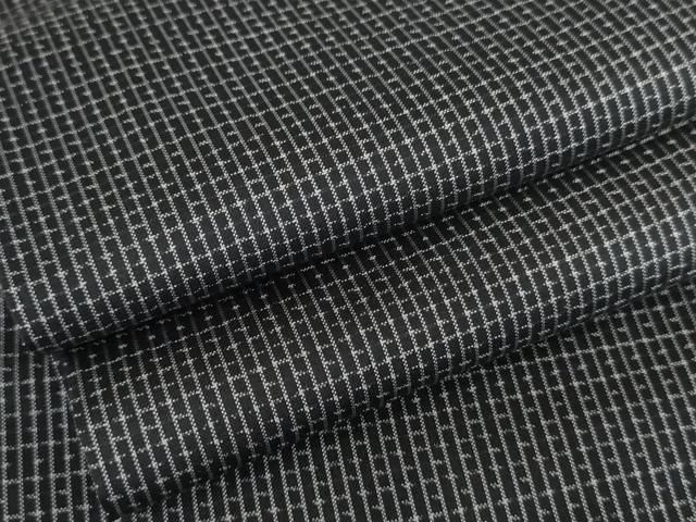 平和屋着物 男性 本場大島紬 格子 黒地 正絹 cs